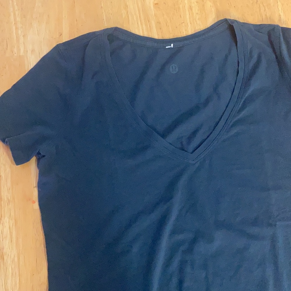 LULULEMON Black  TOP - Picture 2 of 6